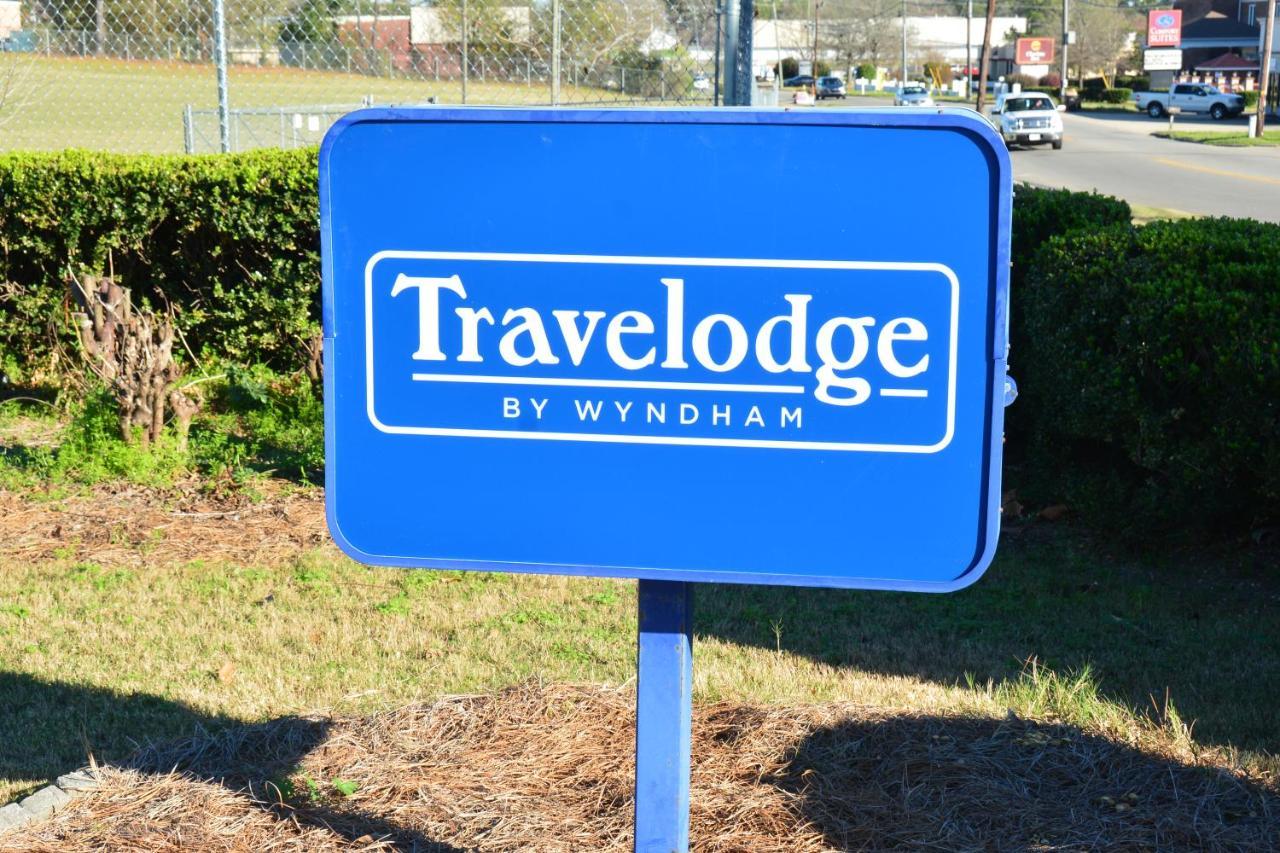 Travelodge By Wyndham Montgomery East Extérieur photo