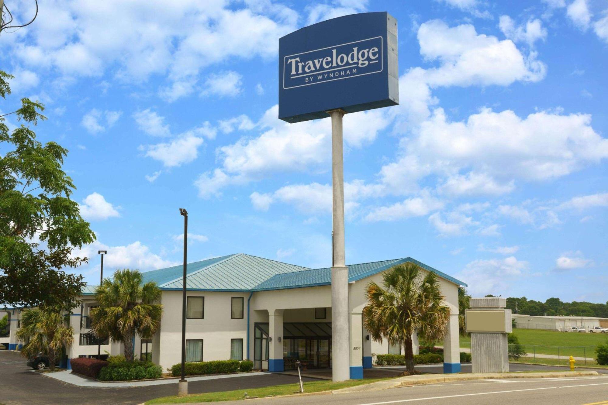 Travelodge By Wyndham Montgomery East Extérieur photo