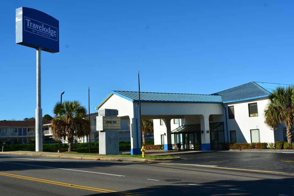 Travelodge By Wyndham Montgomery East Extérieur photo